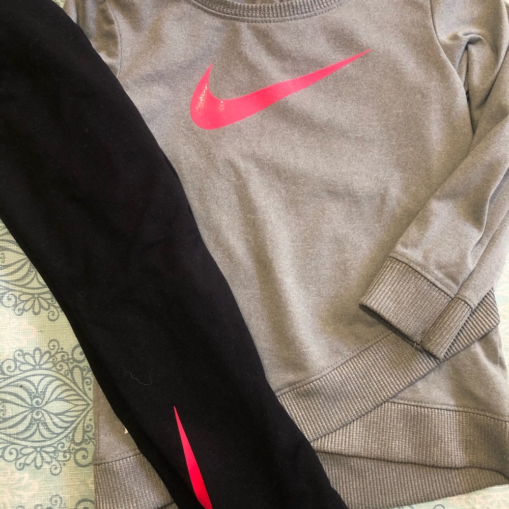 VGUC Girls 18m Nike Dri-fit set